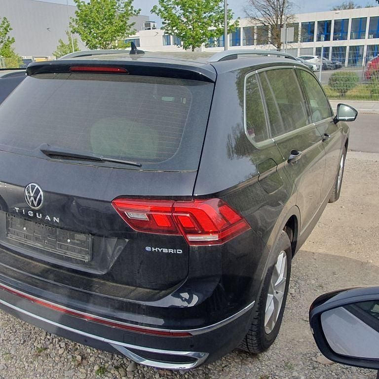Gebraucht VW Tiguan Elegance 245 PS (180 kW) 2023 Schwarz SUV