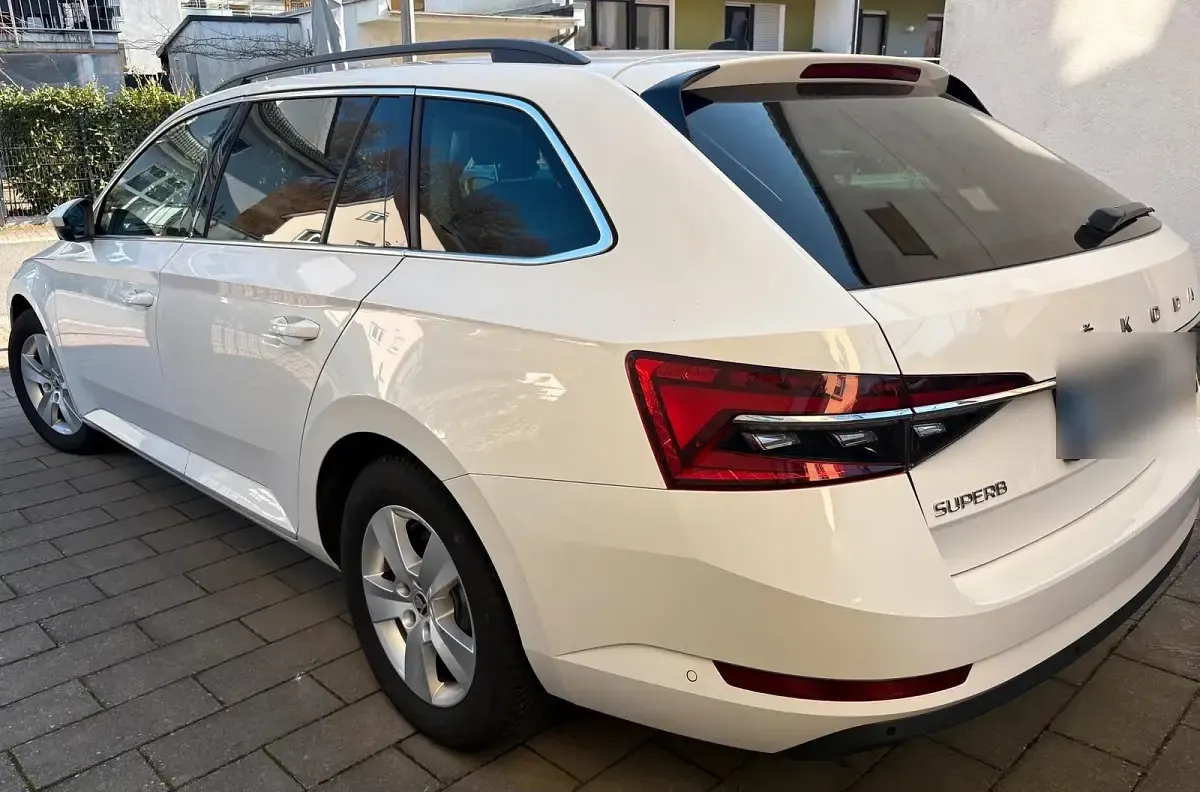 Gebraucht Skoda Superb 190 PS (139 kW) 2019 Weiß Kombi