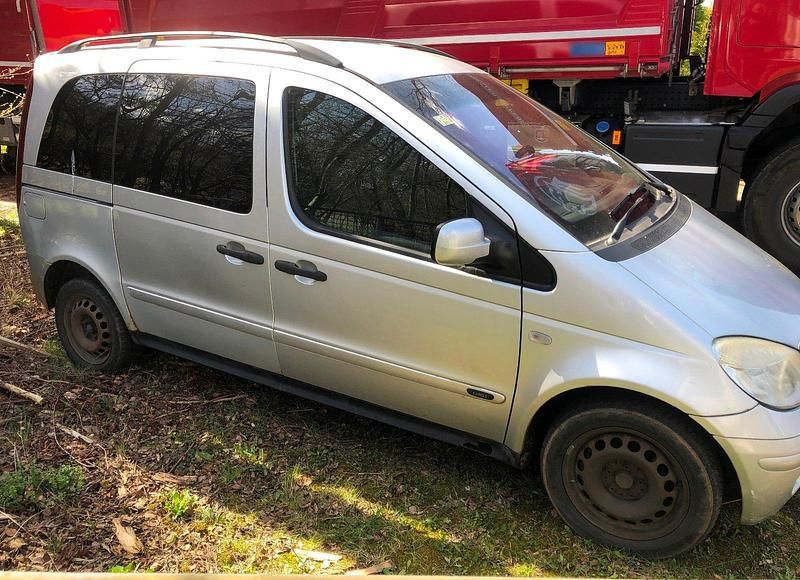 Gebraucht Mercedes Vaneo 91 PS (66 kW) 2005 Silber Van / Kleinbus