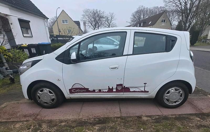 Gebraucht Chevrolet Spark 68 PS (50 kW) 2012 Weiß Kleinwagen