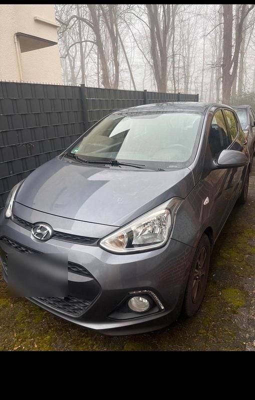 Grau Gebraucht 2014 Hyundai i10 Kleinwagen | 2.350 € (Superpreis) - Bild 1/4