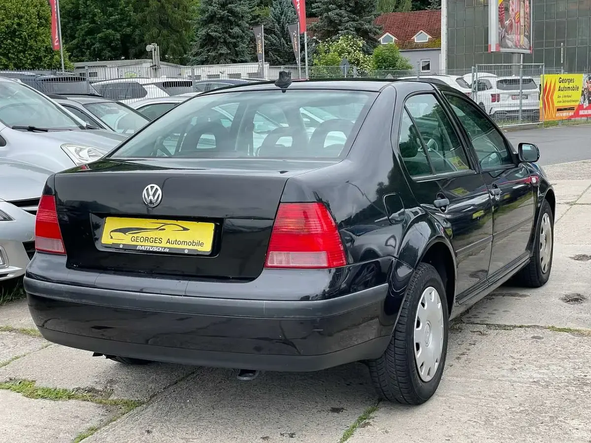 Gebraucht VW Bora 75 PS (55 kW) 2001 Schwarz Limousine