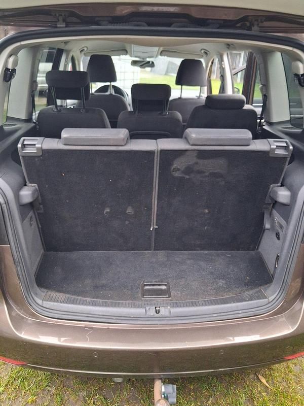 Gebraucht VW Touran 140 PS (102 kW) 2011 Grau Van / Kleinbus