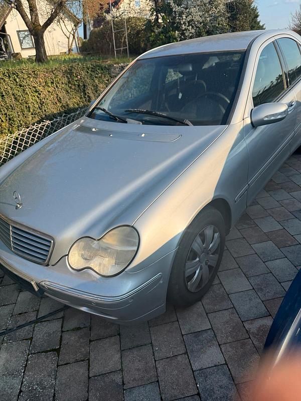 Gebraucht Mercedes 200 163 PS (119 kW) 2000 Silber Limousine