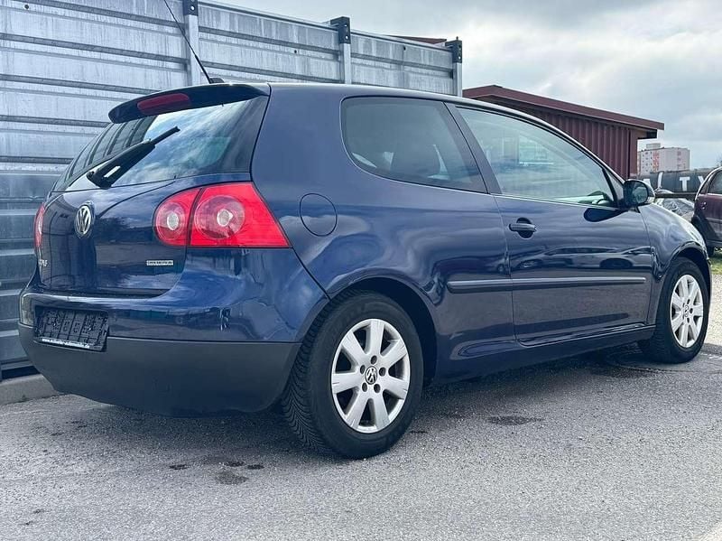 Gebraucht VW Golf VI United 105 PS (77 kW) 2009 Shadow blue metallic Kleinwagen
