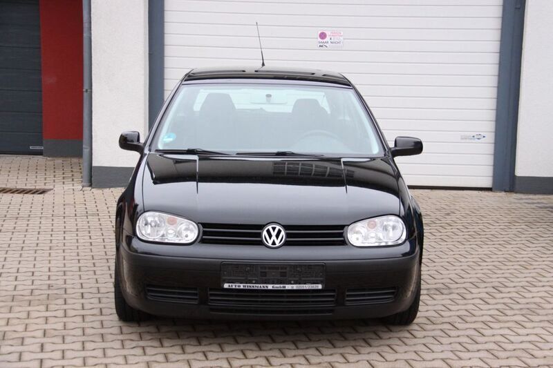 Schwarz Gebraucht 2002 VW Golf IV Edition Limousine | 2.999 € (Etwas zu teuer) - Bild 1/4