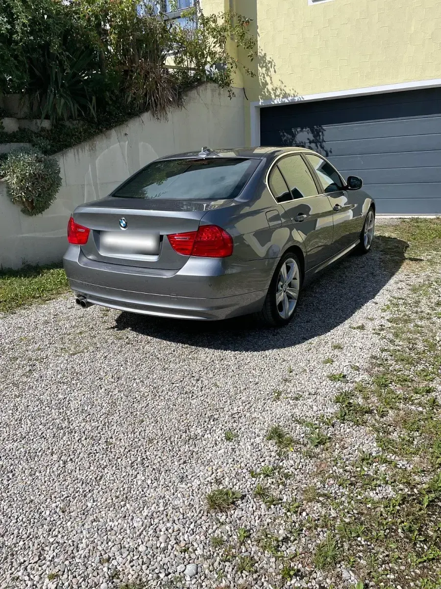 Gebraucht BMW 330 245 PS (180 kW) 2011 Grau Limousine