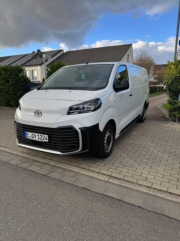Gebraucht Toyota Proace 144 PS (105 kW) 2024 Weiß Van / Kleinbus