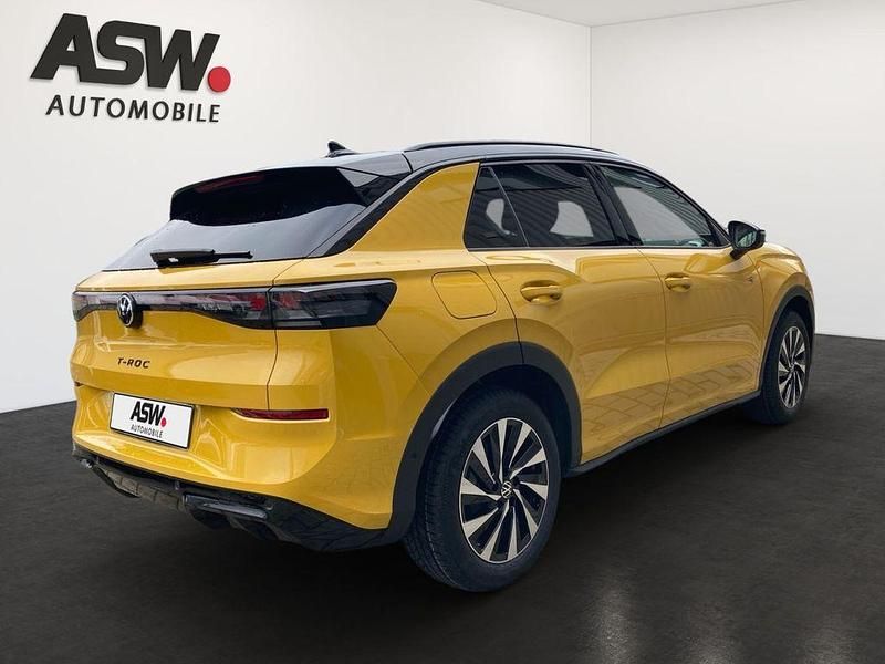 Gebraucht VW T-Roc R-line 150 PS (110 kW) 2025 Canary yellow SUV