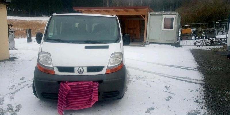 Gebraucht Renault Trafic 101 PS (74 kW) 2005 Weiß Van / Kleinbus