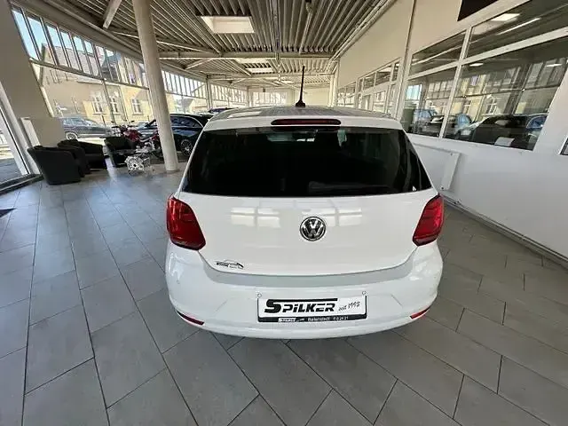 Gebraucht VW Polo Sound 75 PS (55 kW) 2017 Weiß Kleinwagen