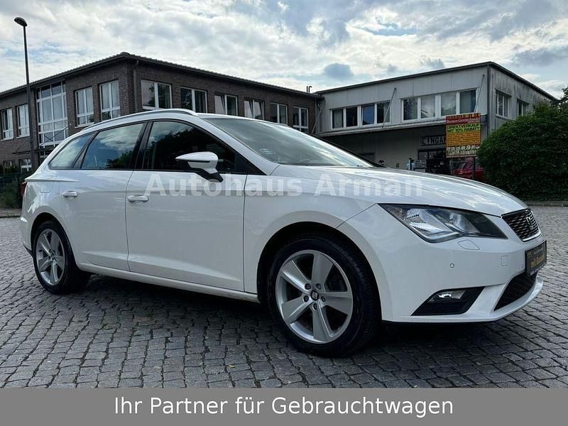 Weiß Gebraucht 2015 Seat Leon ST Style Kombi | 8.990 € (Superpreis) - Bild 1/4