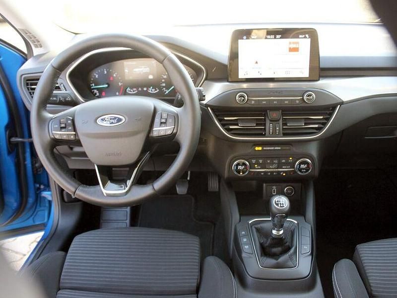 Gebraucht Ford Focus Titanium 150 PS (110 kW) 2018 Blau Kombi