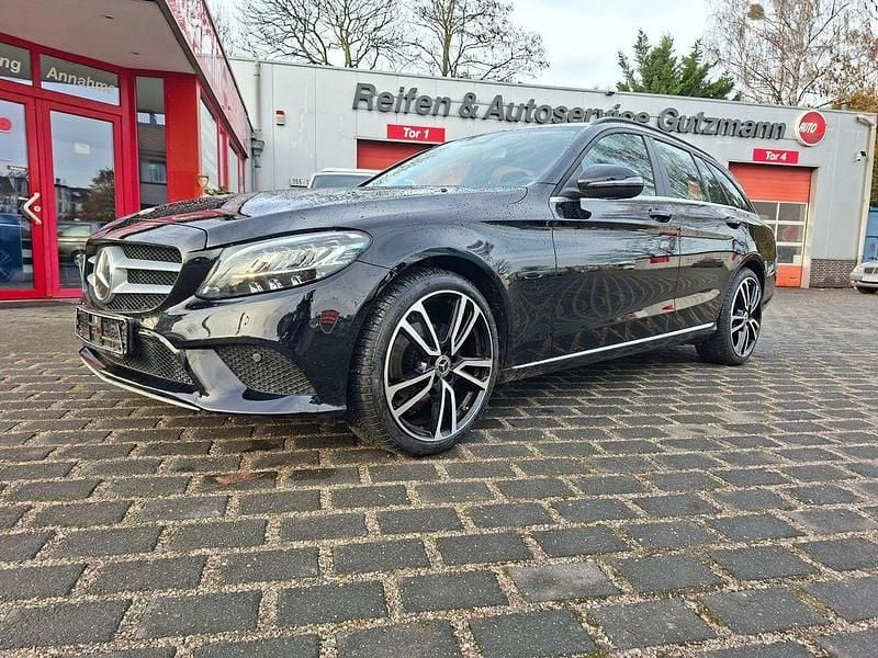 Gebraucht Mercedes C200 160 PS (117 kW) 2020 Schwarz Kombi