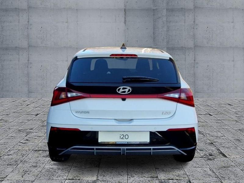 Gebraucht Hyundai i20 Blackline 90 PS (66 kW) 2026 Atlas white Limousine
