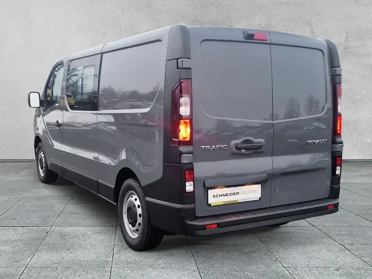 Neu Renault Trafic Komfort 130 PS (95 kW) 2026 Grau Van / Kleinbus