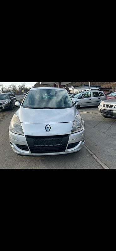 Silber Gebraucht 2010 Renault Scénic III Van / Kleinbus | 2.890 € (Superpreis) - Bild 1/4