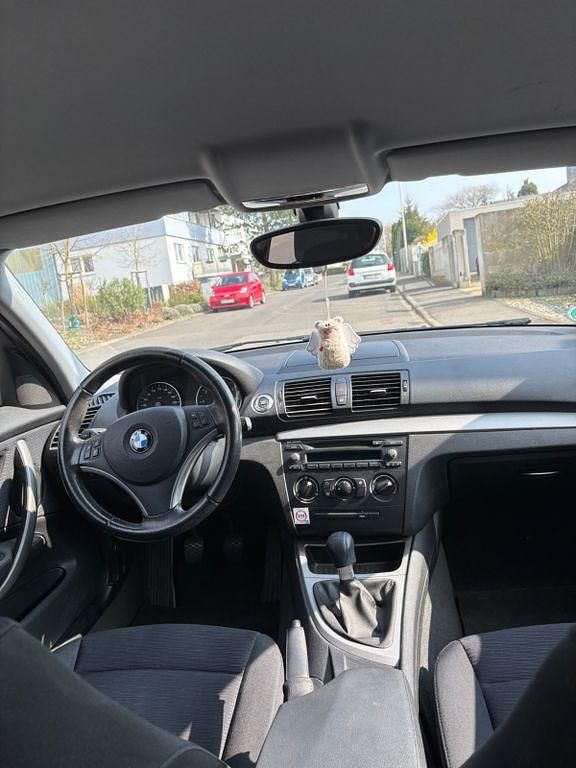 Gebraucht BMW 116 122 PS (89 kW) 2007 Weiß Kleinwagen