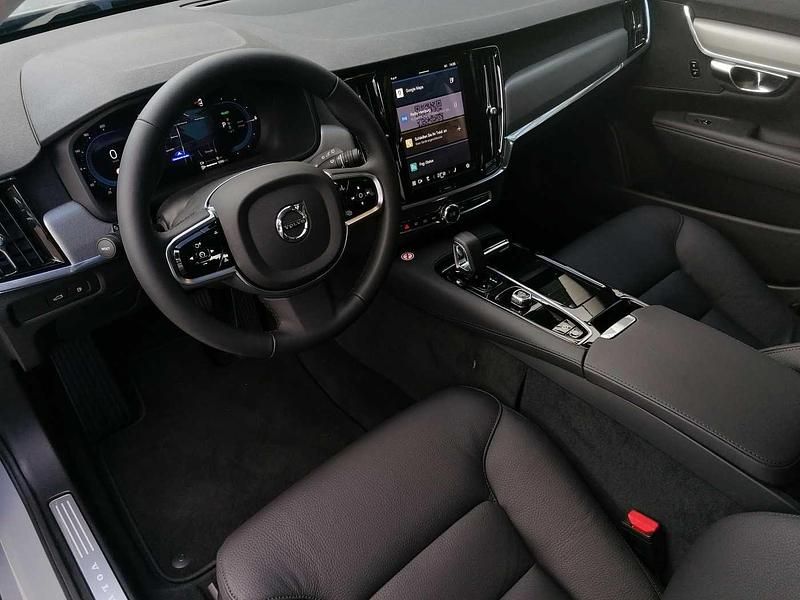 Second-hand Volvo V90 Core 349 CP (256 kW) 2025 Gri Break