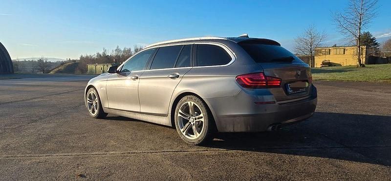 Gebraucht BMW 520 184 PS (135 kW) 2015 Grau Kombi