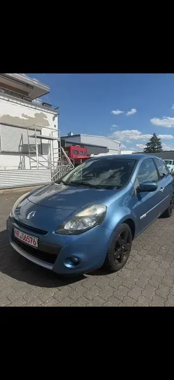 Gebraucht Renault Clio III Dynamique 75 PS (55 kW) 2009 Blau Limousine