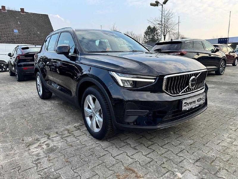 Gebraucht Volvo XC40 Plus 163 PS (119 kW) 2023 Black solid (stone) / solid SUV