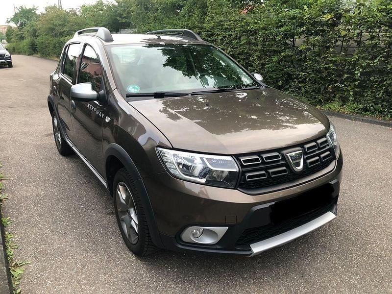 Braun Gebraucht 2017 Dacia Sandero Stepway Kleinwagen | 6.100 € (Guter Preis) - Bild 1/4