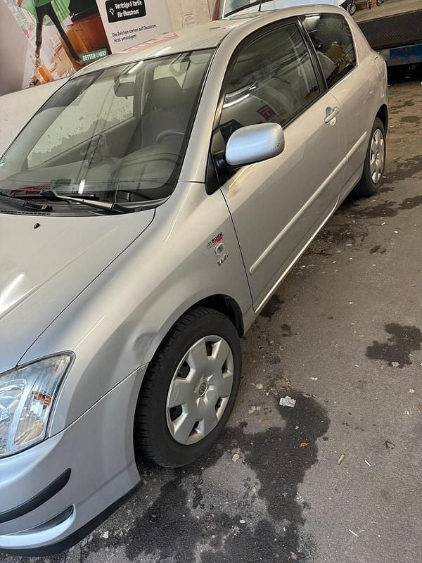 Gebraucht Toyota Corolla 82 PS (60 kW) 2002 Silber Limousine