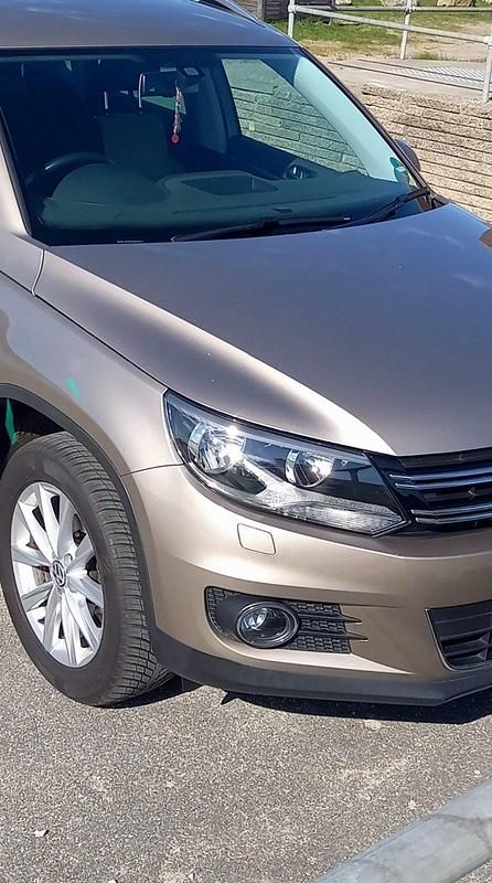 Beige Gebraucht 2012 VW Tiguan SUV | 11.180 € (Etwas zu teuer) - Bild 1/4