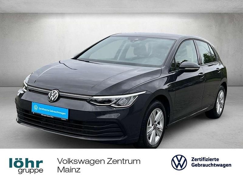 Uranograu Gebraucht 2023 VW Golf VIII Life Limousine | 23.420 € (Fairer Preis) - Bild 1/4