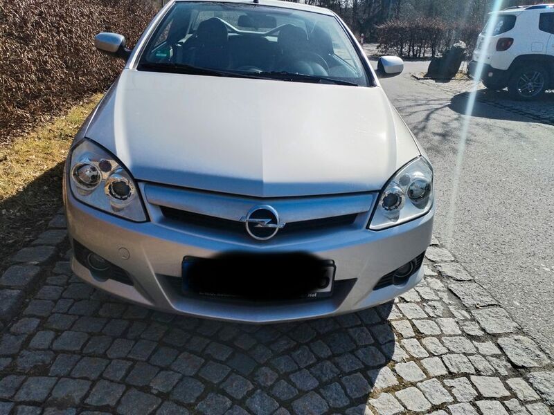 Silber Gebraucht 2007 Opel Tigra Edition Cabrio | 2.400 € (Fairer Preis) - Bild 1/4