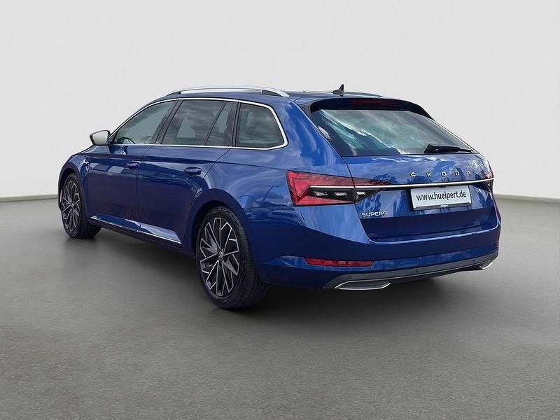 Gebraucht Skoda Superb LAURIN & KLEMENT 150 PS (110 kW) 2023 Blau Kombi