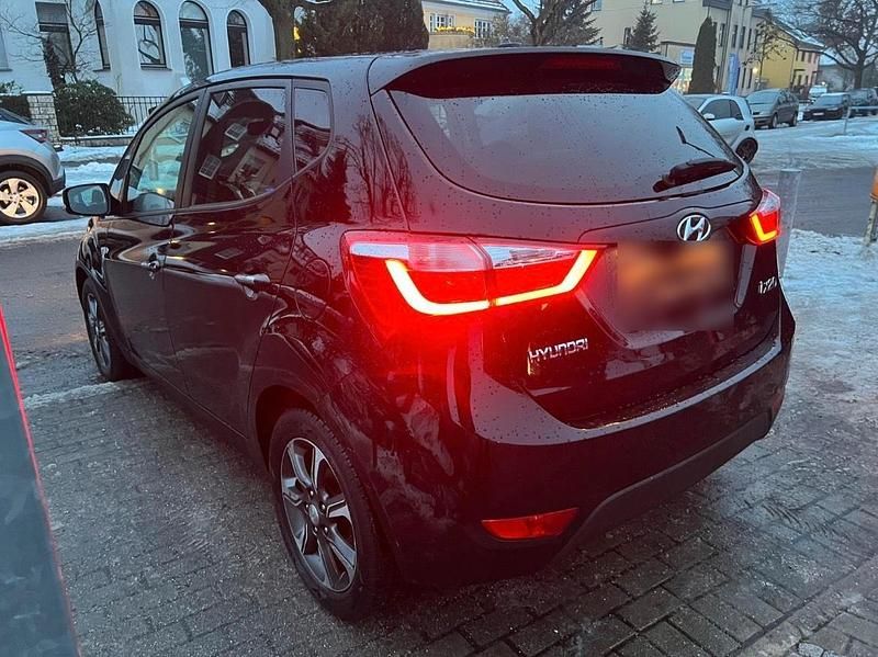 Gebraucht Hyundai ix20 Classic 90 PS (66 kW) 2017 Schwarz Kleinwagen