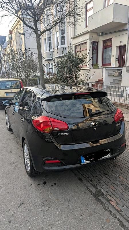Gebraucht Kia Ceed 136 PS (100 kW) 2015 Schwarz Kleinwagen