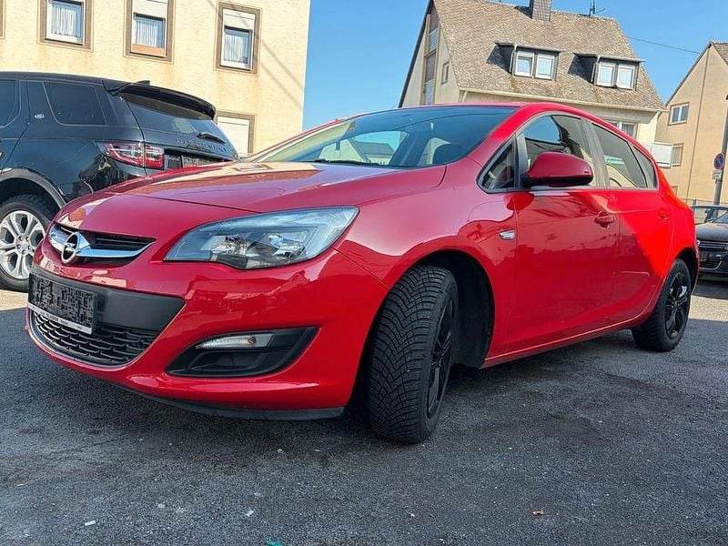 Gebraucht Opel Astra Selection 116 PS (85 kW) 2015 Rot Limousine