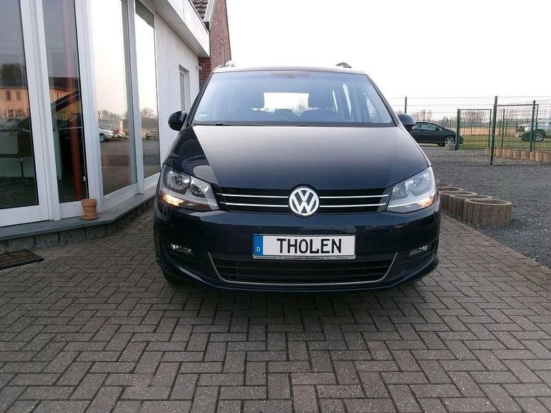 Gebraucht VW Sharan Comfortline 150 PS (110 kW) 2016 Blau Van / Kleinbus