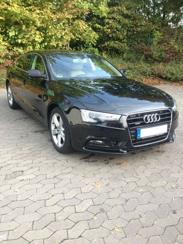 Schwarz metallic Gebraucht 2012 Audi A5 Coupé | 22.300 € - Bild 1/4