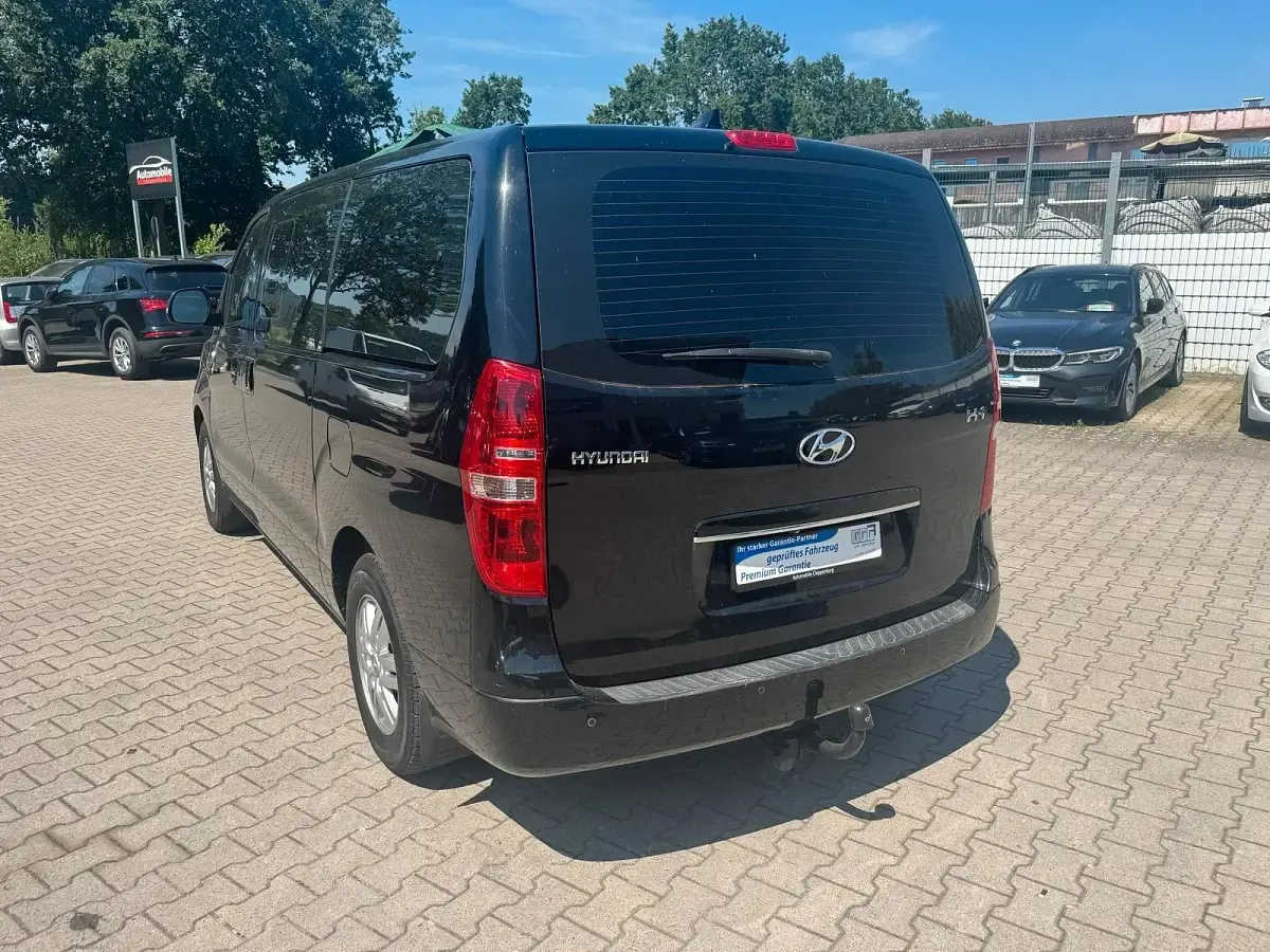 Gebraucht Hyundai H-1 Trend 170 PS (125 kW) 2019 Schwarz Van / Kleinbus