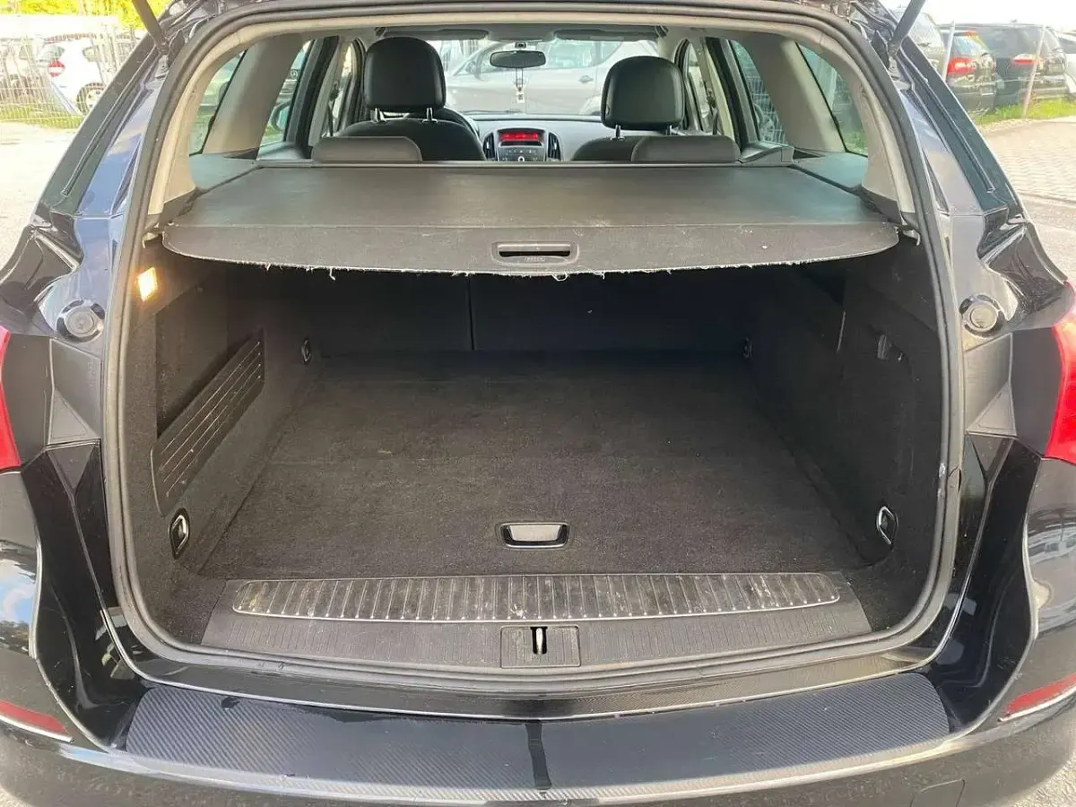 Gebraucht Opel Astra Design Edition 125 PS (91 kW) 2011 Saphirschwarz mineraleffekt Kombi