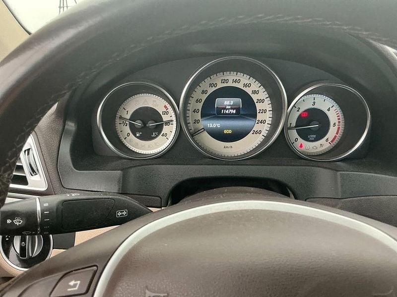 Gebraucht Mercedes E220 170 PS (125 kW) 2014 Schwarz Limousine