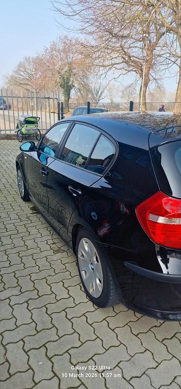 Gebraucht BMW 116 116 PS (85 kW) 2009 Schwarz Kleinwagen