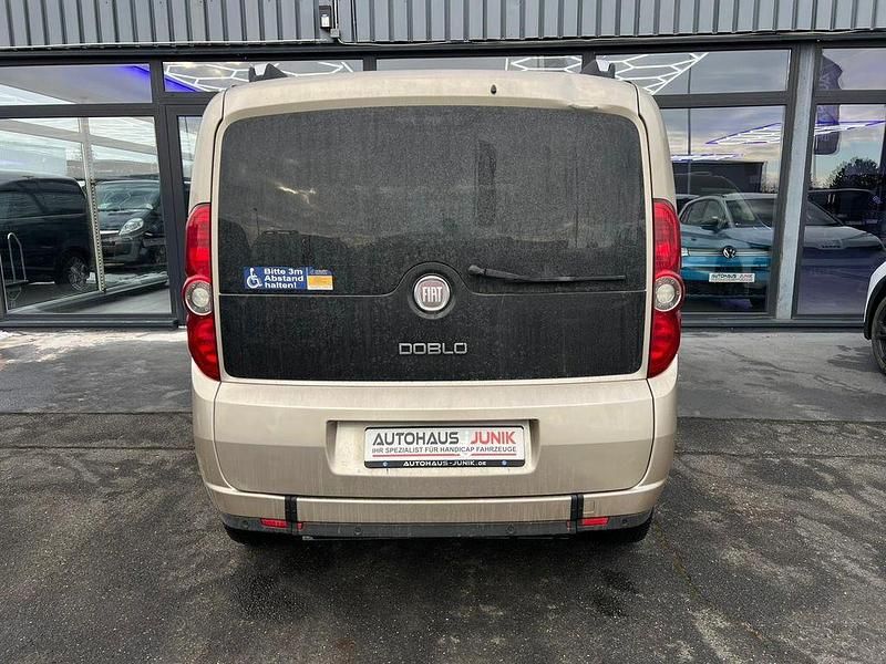 Gebraucht Fiat Doblò 90 PS (66 kW) 2010 Gold Van / Kleinbus