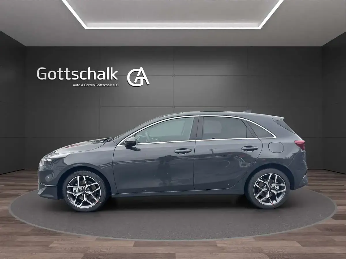 Gebraucht Kia Ceed 101 PS (74 kW) 2025 Pentametal met. Kleinwagen