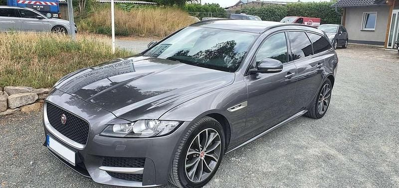 Gebraucht Jaguar XF R-Sport 179 PS (131 kW) 2018 Corris grey Limousine