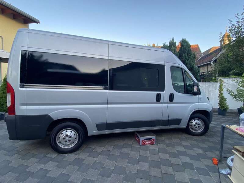 Grau Gebraucht 2014 Peugeot Boxer Van | 22.800 € - Bild 1/4