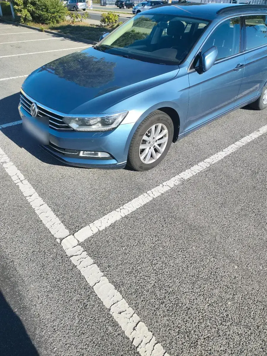 Gebraucht VW Passat 120 PS (88 kW) 2017 Blau Kombi