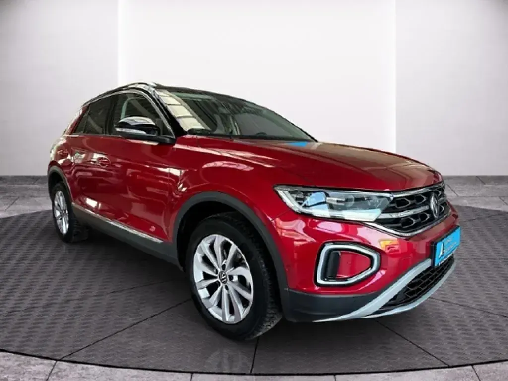 Gebraucht VW T-Roc Style 150 PS (110 kW) 2023 Kings red metallic schwarz (metallic) SUV