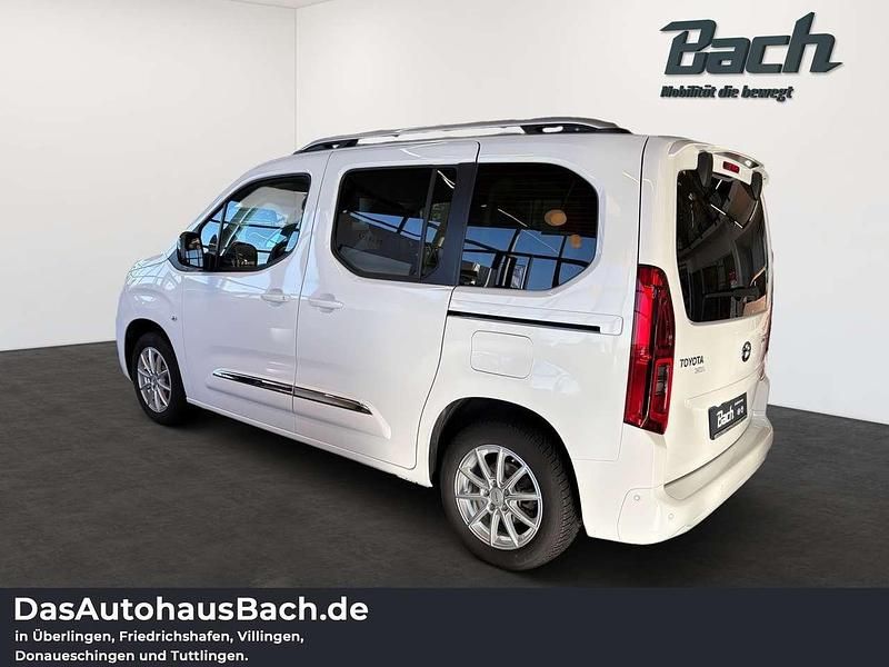 Gebraucht Toyota Proace Verso City 131 PS (96 kW) 2022 Weiß Kombi