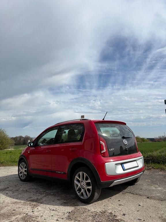 Gebraucht VW cross up! 75 PS (55 kW) 2013 Rot Kleinwagen