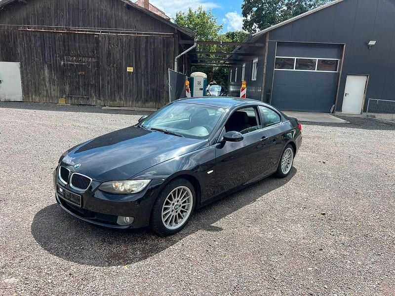 Schwarz Gebraucht 2008 BMW 320 Coupé | 2.999 € (Superpreis) - Bild 1/4